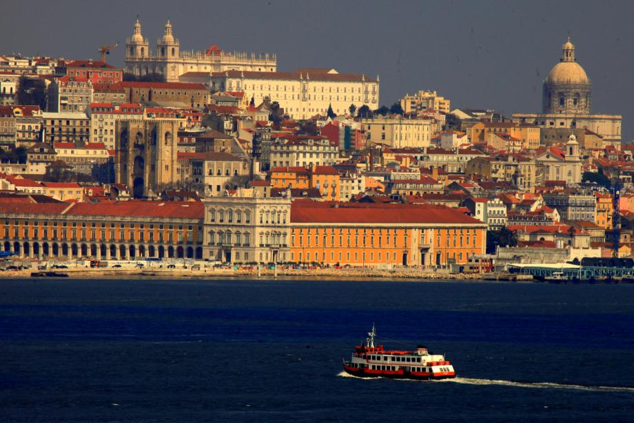 Lisboa vista da outra margem Lisboa vista da outra margem