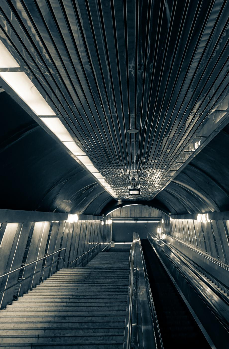 Metro Olivais by Beune