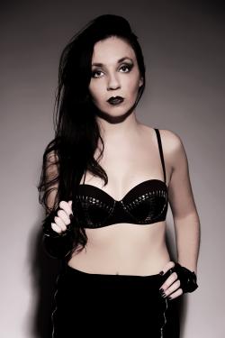 As bonecas representam entidades vindas do mundo místico e da fantasia...