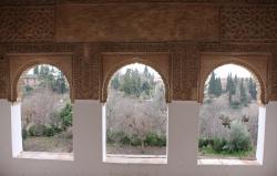 A Alhambra ou, preferencialmente, Alambra (em árabe: الحمراء; "a Vermelha") localiza-se na cidade e município de Granada, 
